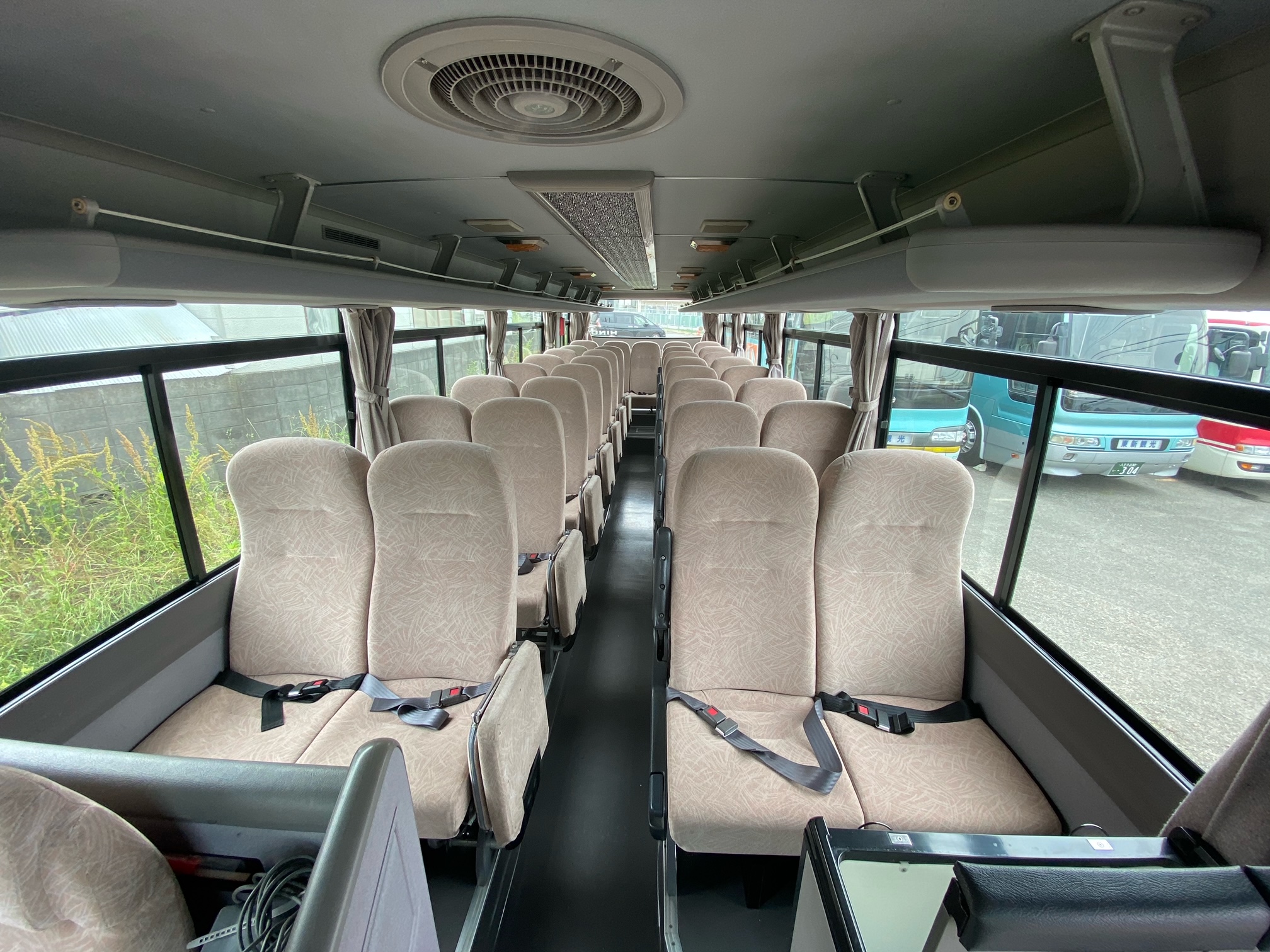 中型バス 東新観光株式会社