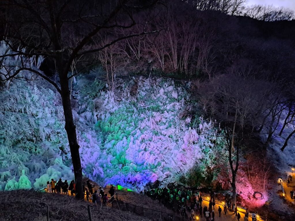 あしがくぼの氷柱